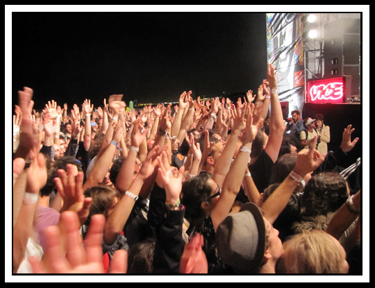 crowd at Matt and Kim at Primavera Sound 2010