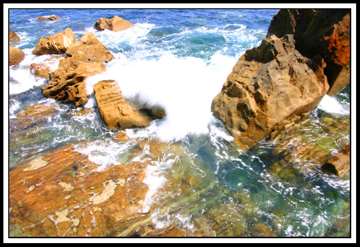 Waves at el Peine de los Vientos